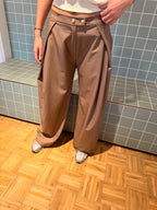 Broek Megan